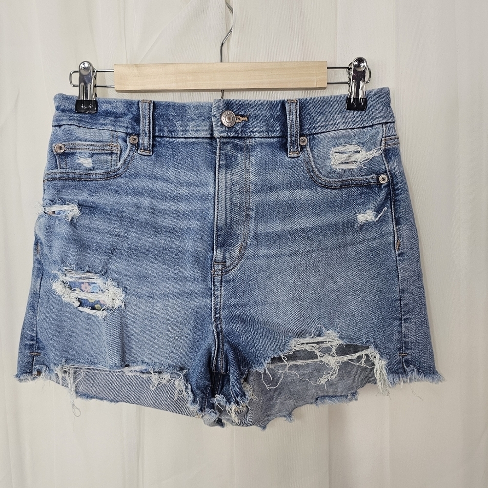 AEO Curvy Hi-Rise Shortie distressed with floral patching medium wash size 8